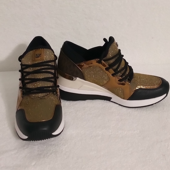 MICHAEL MICHAEL KORS WOMENS LIV TRAINER. SIZE  6M. BRONCE COLOR - Picture 4 of 7